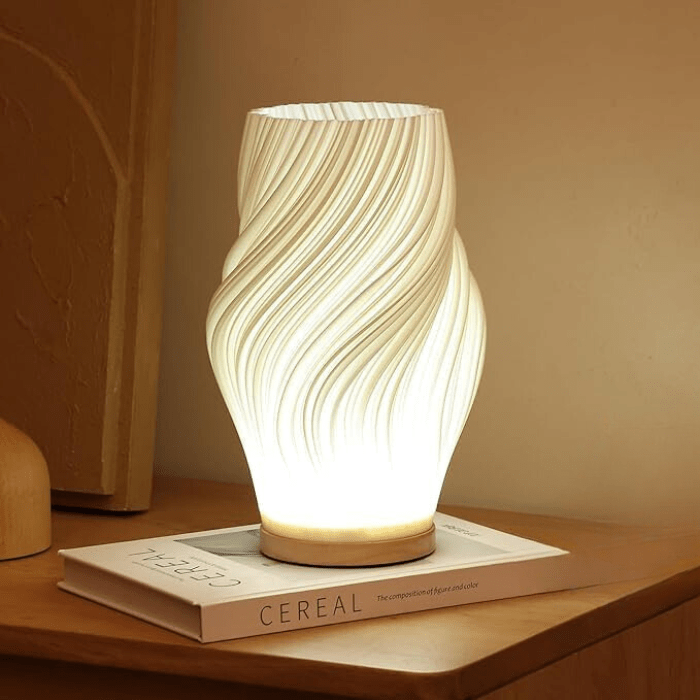 Eksklusiv MIKKEL LED bordlampe; moderne design stemningslampe for enestående hjemmebelysning.