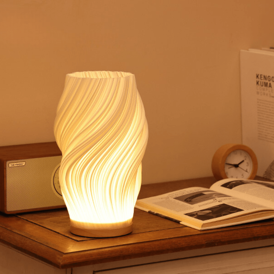 MIKKEL bordlampe med dæmpbar LED; skaber hyggelig belysning og moderne atmosfære i ethvert hjem.