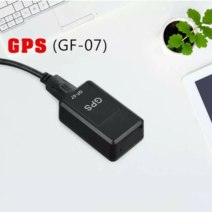 Diskret mini GPS tracker til sporing af bil & ejendele. Magnetisk fastgørelse for nem installation.