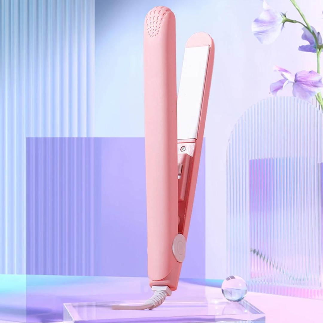 MiniCurler 2-i-1 keramisk krølle- og glattejern i lilla, kompakt, ergonomisk, hurtig styling til rejser.