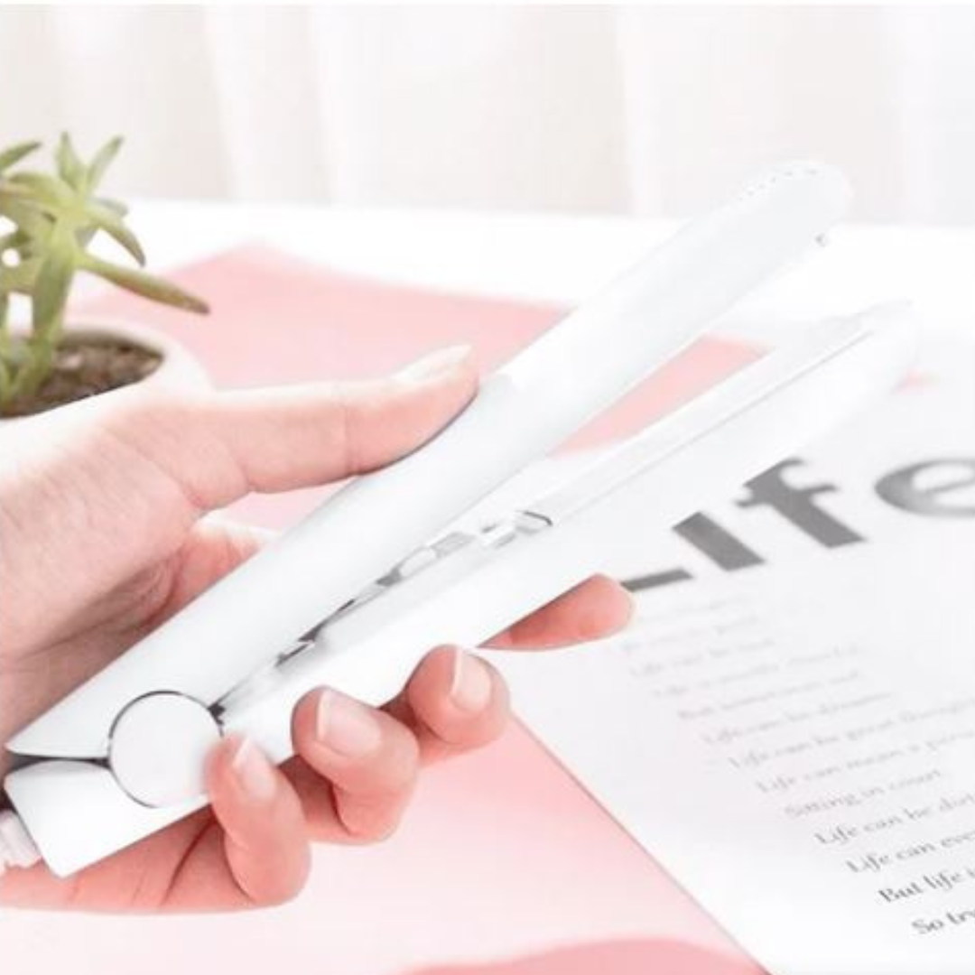 MiniCurler 2-i-1 keramisk krølle- og glattejern i lilla, kompakt, ergonomisk, hurtig styling til rejser.