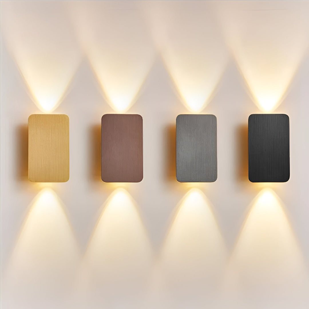 Minimalistisk LED-væglampe til stilfuld indretning, rektangulært design, varm lyskilde, energieffektiv, aluminium.