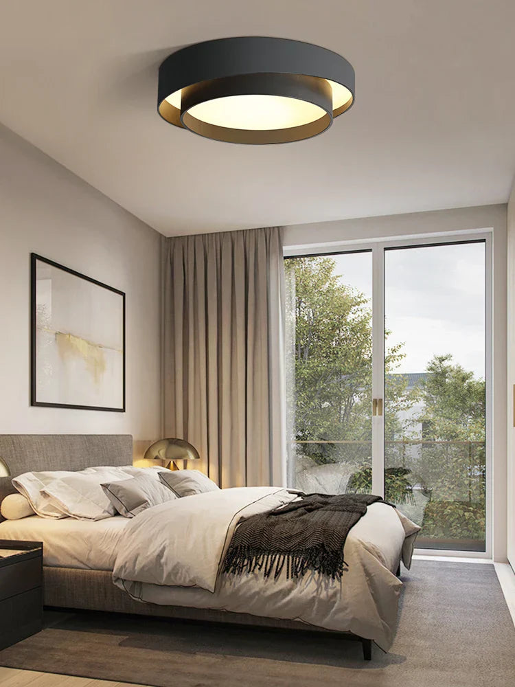 Minimalistisk NordicAura LED Loftlampe i hvidt, fladt design, energibesparende, jævn belysning til stue.