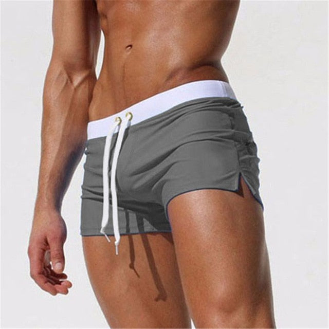 "Moderne Badehose 2024 in Armee grün, elegantes Design, Komfortbund, ideal für Strand oder Schwimmbad, stilvoller Look"