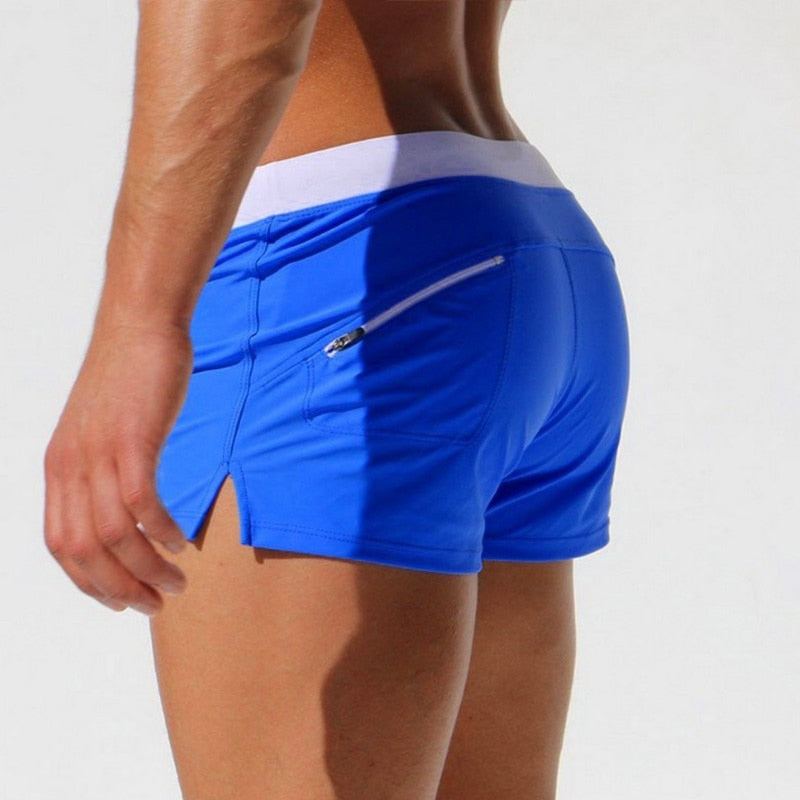 "Moderne Badehose 2024 in Armee grün, elegantes Design, Komfortbund, ideal für Strand oder Schwimmbad, stilvoller Look"