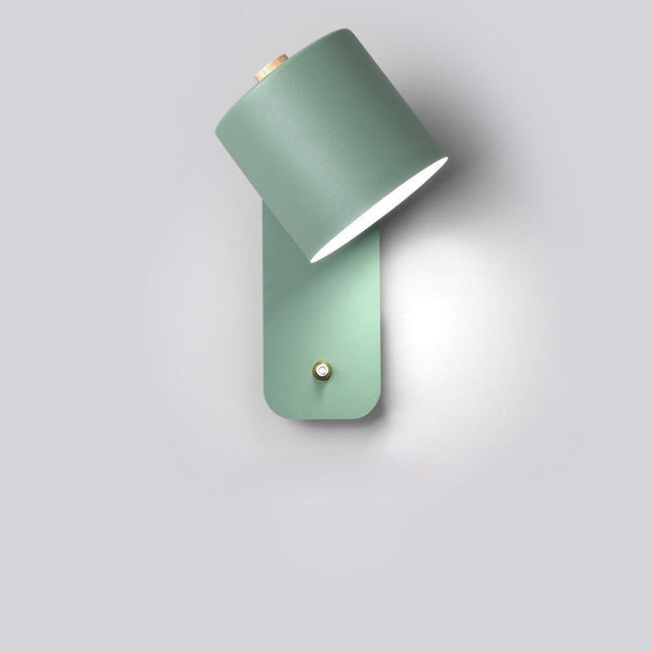 Hvid moderne LED væglampe. Stilren og energieffektiv løsning til elegant hjemmeindretning.