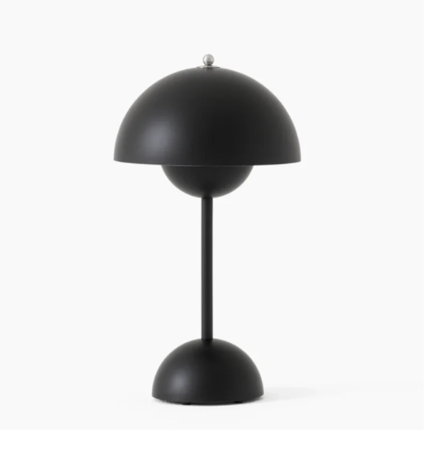 Moderne touch bordlampe med varmt hvidt LED-lys, minimalistisk skandinavisk design og touch-kontrol.