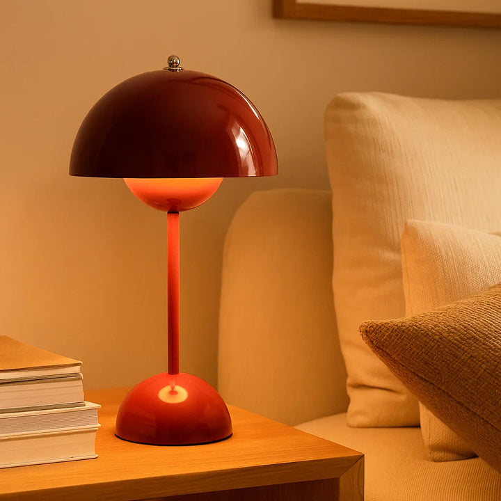 Moderne touch bordlampe med varmt hvidt LED-lys, minimalistisk skandinavisk design og touch-kontrol.