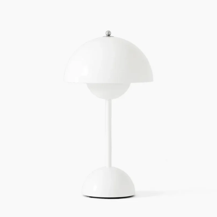 Moderne touch bordlampe med varmt hvidt LED-lys, minimalistisk skandinavisk design og touch-kontrol.