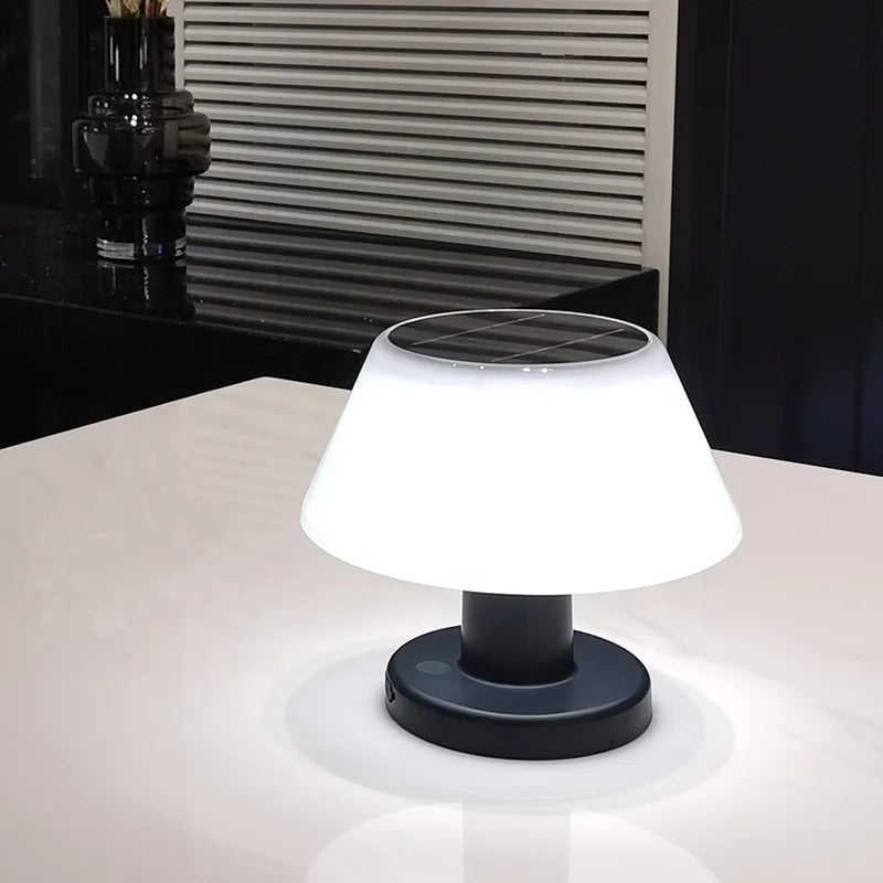 Moderne hvid solar bordlampe i ABS og PC, velegnet til inde- og udebrug, trådløs med LED-lyskilde.