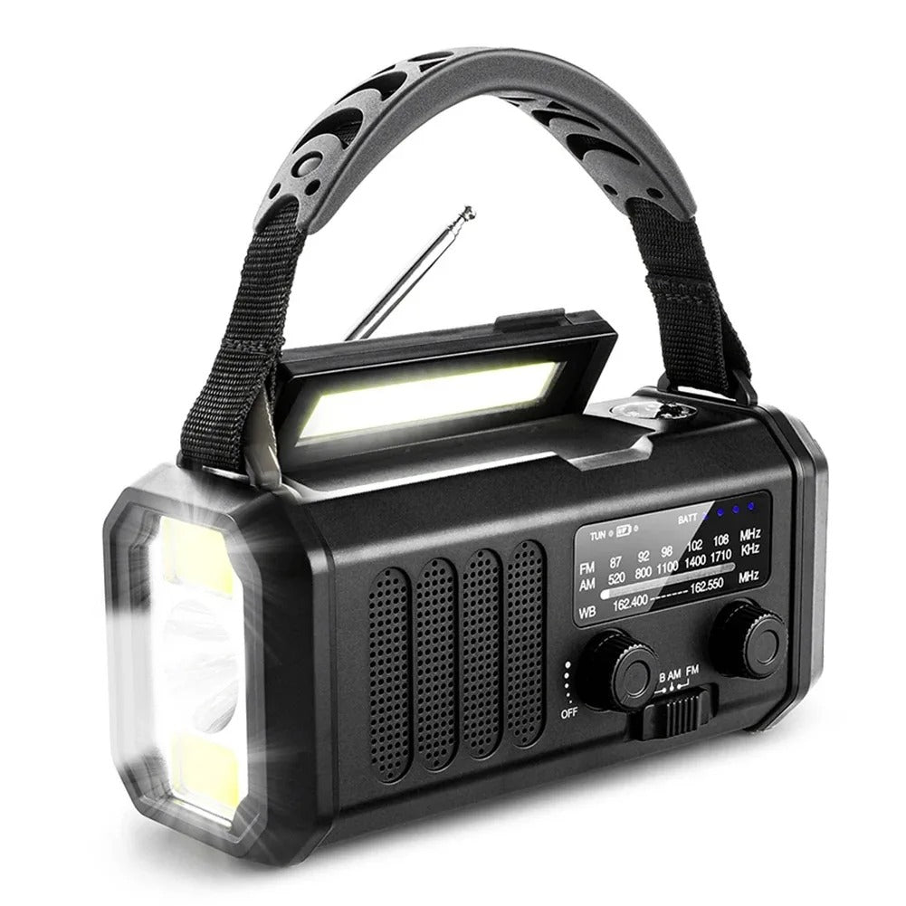 Multifunktionel nødradio med AM/FM radio, solcelle & håndsving. Oplad din telefon med den indbyggede powerbank.