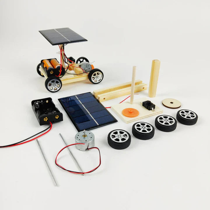 Bæredygtigt DIY racerbil byggesæt, sol- og batteridrevet, med et klart farverigt design til børn.