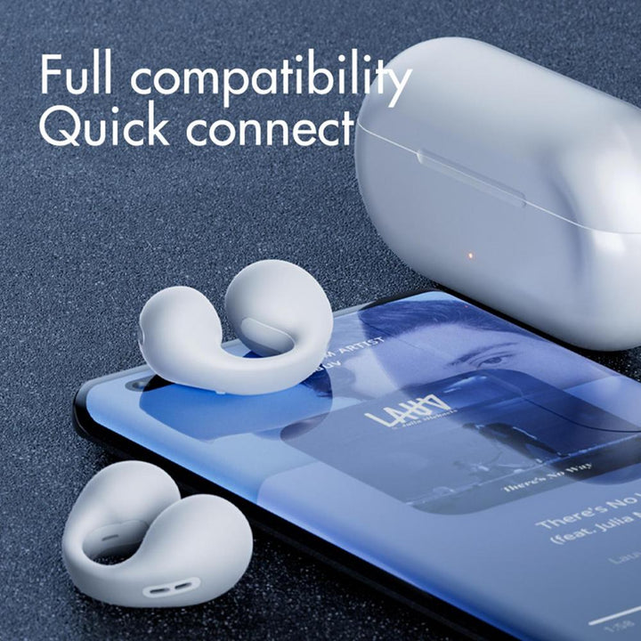 Nærbillede af en kvinde med trådløse sorte knogleledningshøretelefoner, elegant design og krystalklar HD-lyd.
