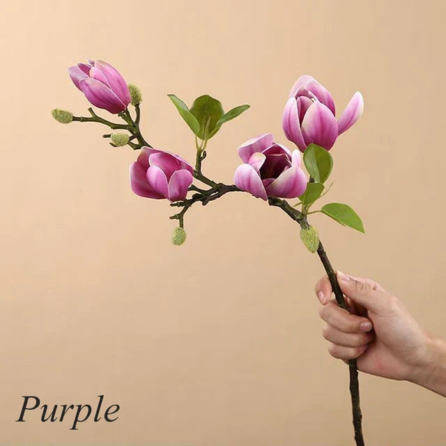 Naturtro kunstige magnoliagrener af silke med detaljerede blomster og blade til dekorative interiører