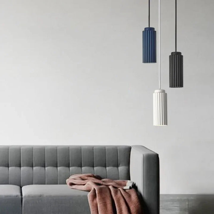 NordicRadiance LED-hængelampe, elegant skandinavisk design, glas og metal, energieffektivt varmt hvidt LED-lys.