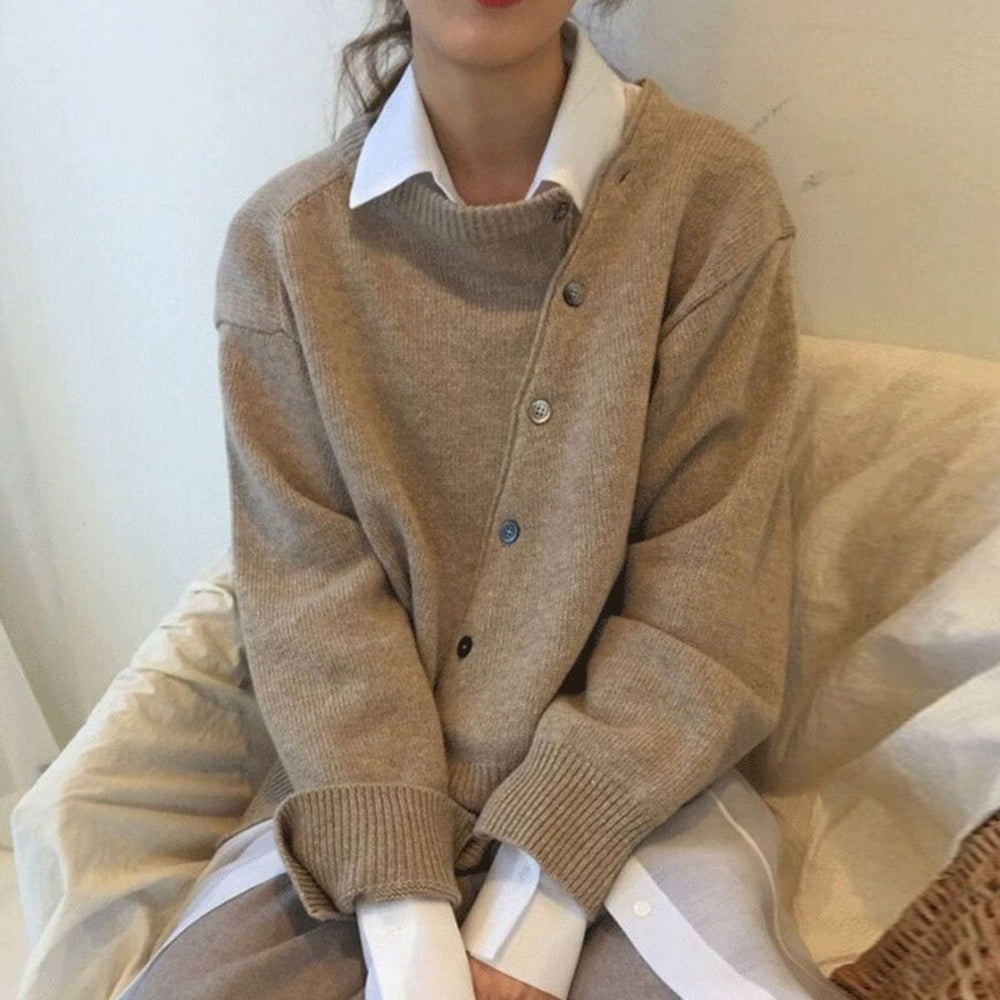 Elegant brun slå-om-cardigan til kvinder, ideel til lag-på-lag og hyggelig stil med komfort.