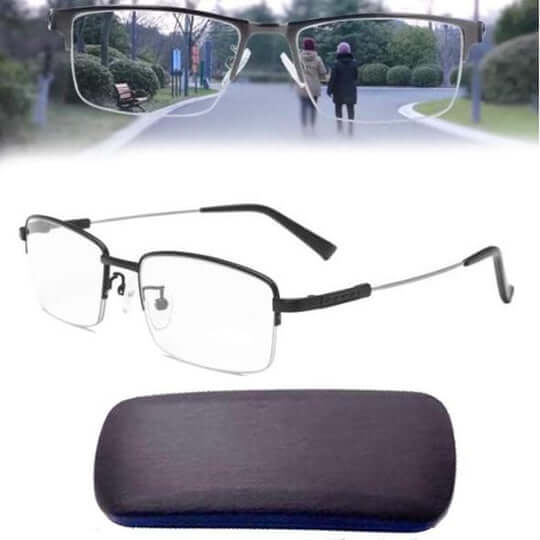 Optivista brillemodel vist på person, fremhæver diskret design og skarpt syn.