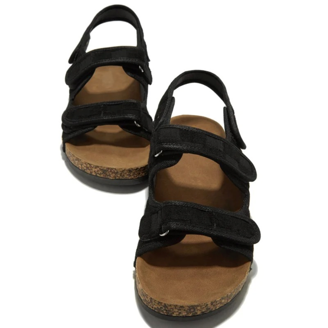 Ortopædiske sandaler med justerbar velcro, ortopædisk fodseng og skridsikker sål i blå.