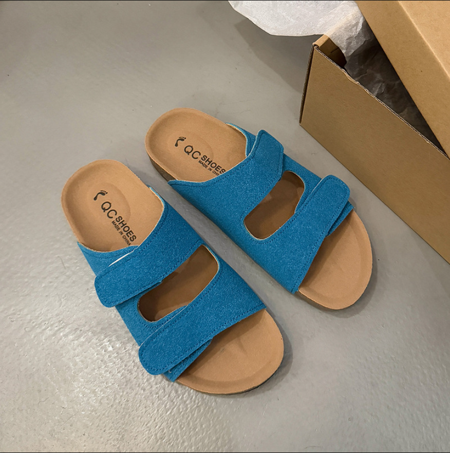 Ortopædiske sandaler med justerbar velcro, ortopædisk fodseng og skridsikker sål i blå.