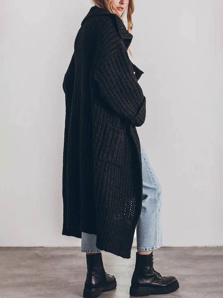 Oversized cardigan til kvinder med et afslappet design, knapper og en blød, behagelig pasform.