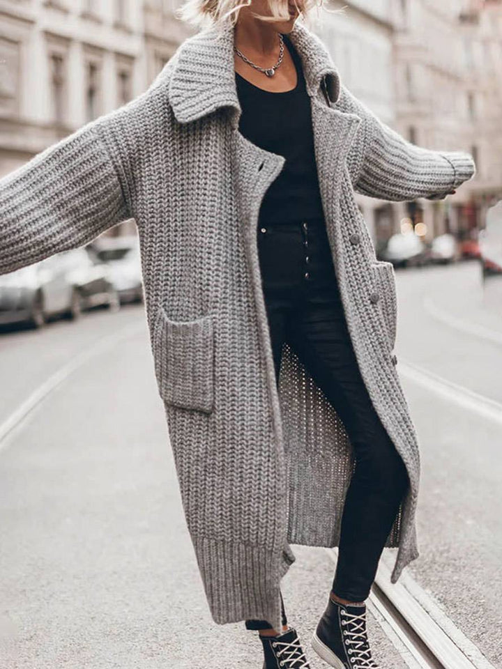 Komfortabel oversized cardigan til kvinder. En stilfuld knapcardigan perfekt for den afslappede stil.