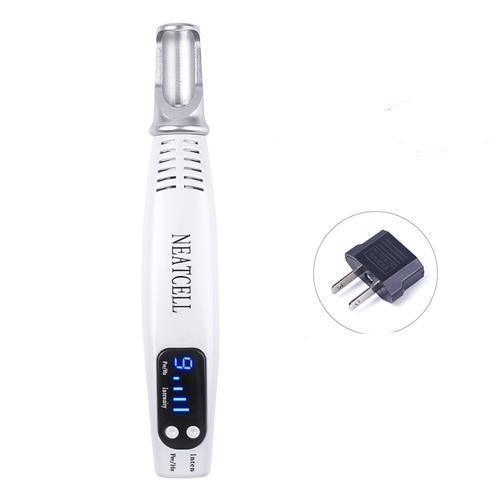 Brug af picosekund laserpen til at reducere pigmentering og mørke pletter for en jævnere hudtone.