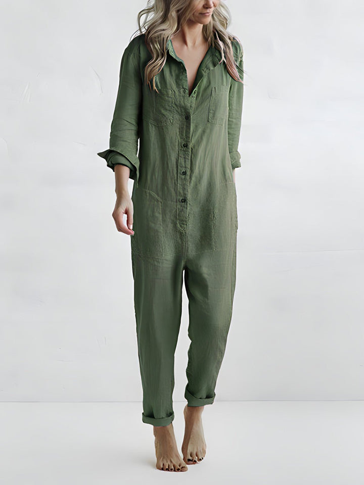 Komfortabel langærmet kvindejumpsuit med knaplukning. Ensfarvet overall til modebevidste kvinder.
