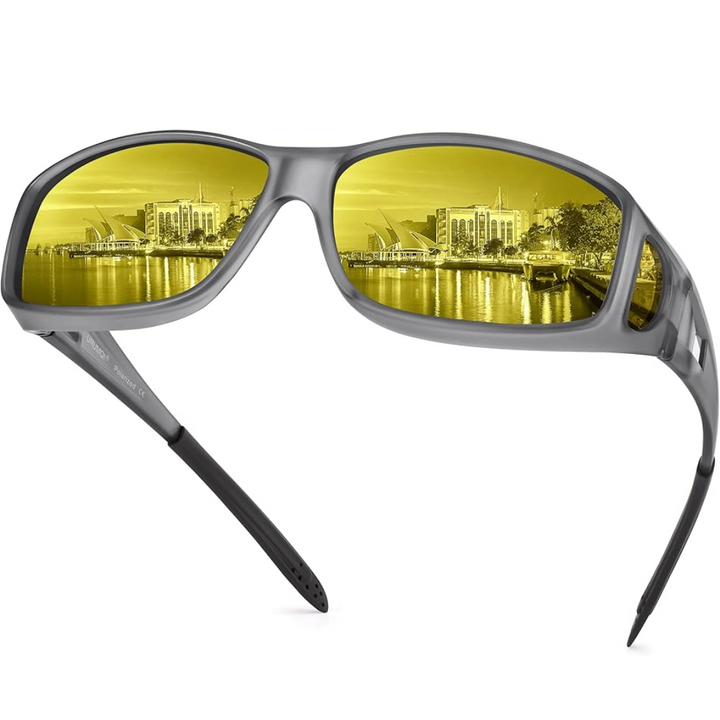 Polariseret natkørebrille, gule glas, sidebillede; reducerer blænding, ideelle til sikker natkørsel.