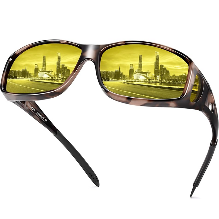 Polariseret natkørebrille, gule glas, sidebillede; reducerer blænding, ideelle til sikker natkørsel.