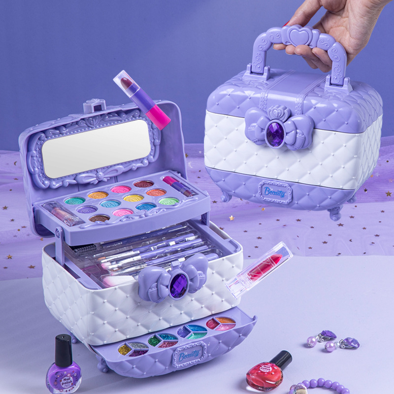 Prinsesse makeupsæt til børn, farverigt med læbestift, øjenskygge og pensel; fremmer kreativ leg.