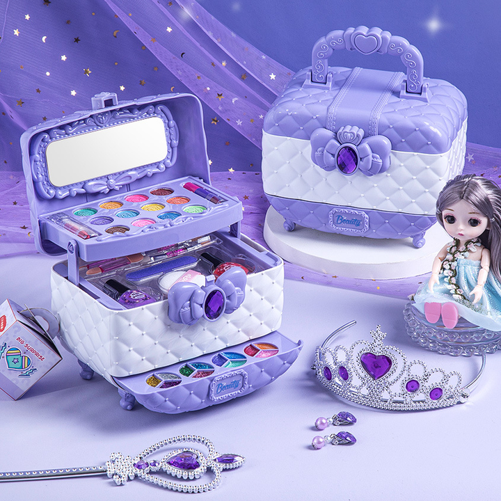 Prinsesse makeupsæt til børn, farverigt med læbestift, øjenskygge og pensel; fremmer kreativ leg.