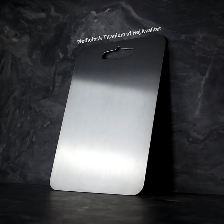 PureBoard: det ultimative ridsefaste titanium skærebræt for holdbarhed og hygiejne i dit køkken.