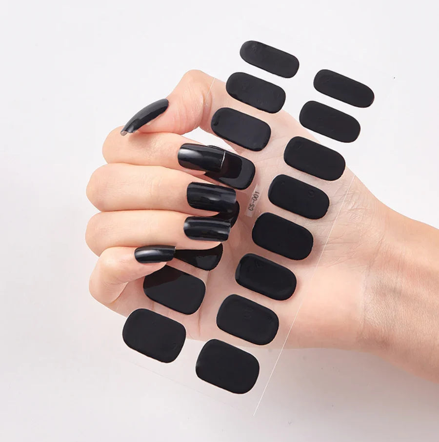 QuickGlam gel neglestickers til kvinder: Nem salonmanicure derhjemme på minutter. Holdbare UV negle.
