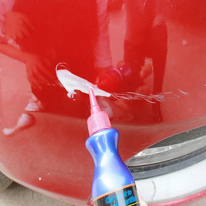 Før-efter billede: ReflectFix fjerner bilridser, genskaber lakglans for en poleret og ridsefri finish.