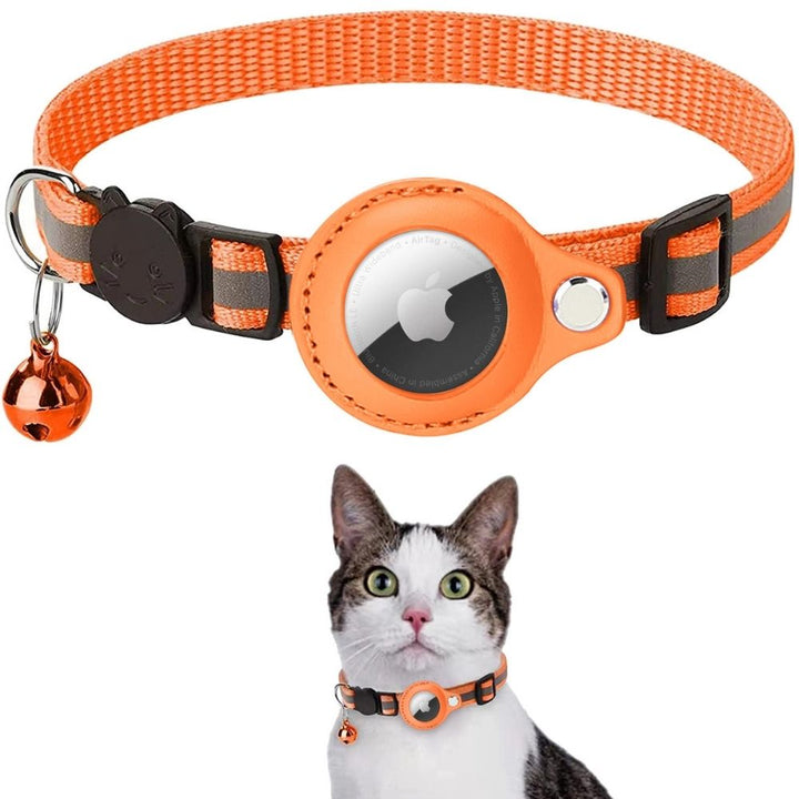 Reflekterende kattehalsbånd med sikkerhedslås og GPS-holder, for øget synlighed og beskyttelse.