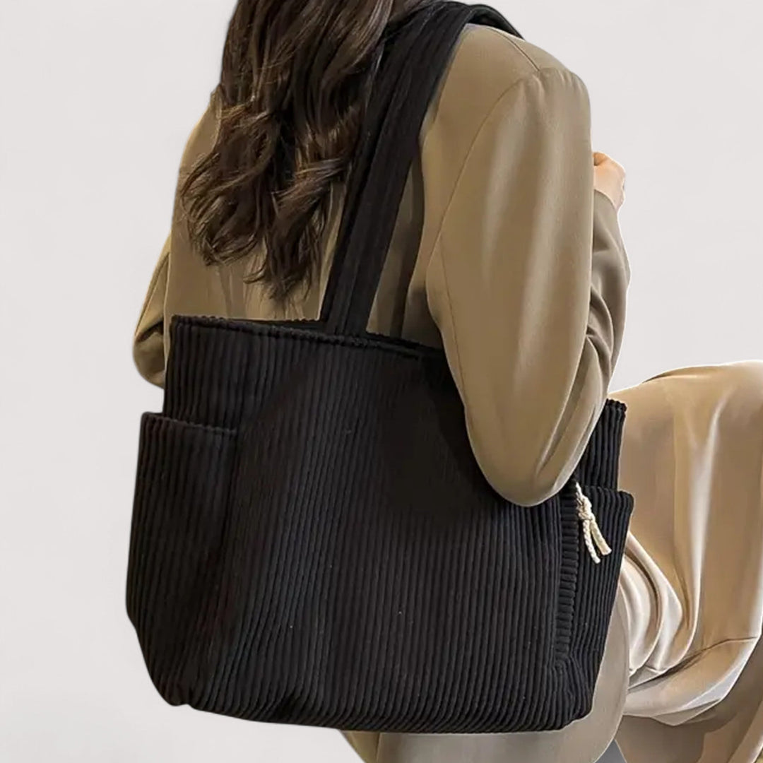 Grøn, ribbet tragetaske. Trendy og praktisk hverdagsfavorit for den moderne kvinde.