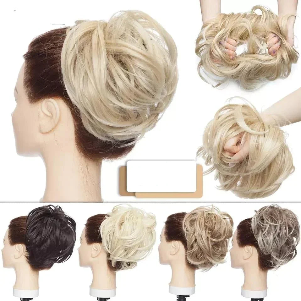 Justerbar rommelig haarknot scrunchie i blond syntetisk hår. Perfekt til hurtig håropsætning.