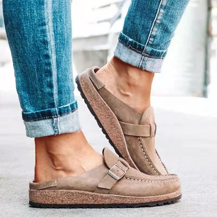 Dame loafers med spænde, sorte fladesko. Stilfulde slip-on hverdagssko for optimal komfort. [[lstfy-media:1]]