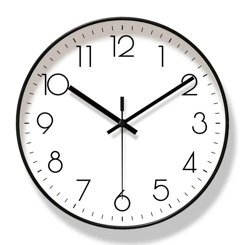 Sort skandinavisk vægur, minimalistisk design, præcis tidsvisning, moderne indretning, klare cifre, elegant, 30 cm