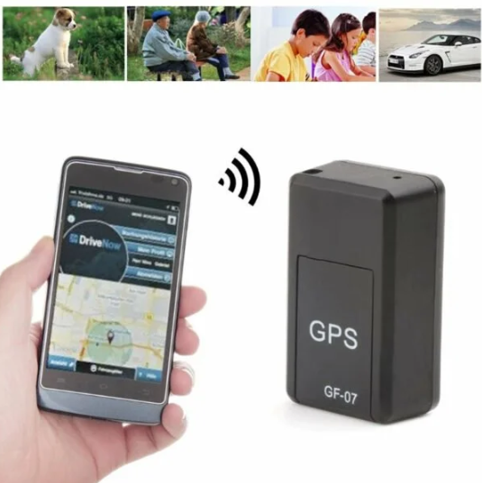 Sort, kompakt magnetisk GPS-tracker med stærk magnet til tyverisikring og global køretøjssporing.