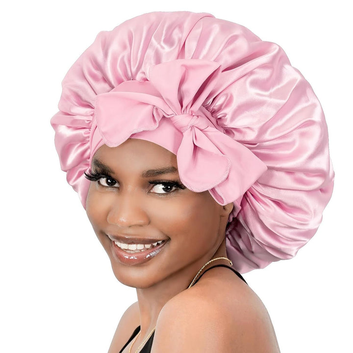 Silke sovehætte til hårpleje, der sikrer frizzfrit hår og luksuriøs sovekomfort, med et stilfuldt design.