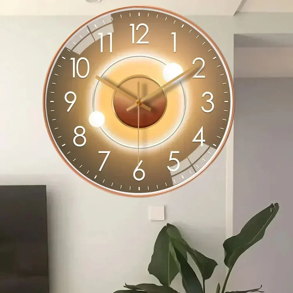SilentTime energibesparende vægur med stort LED display, funktionelt og stilrent.