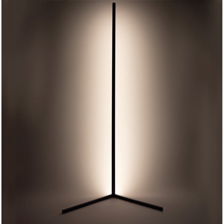 Slank LED-hjørnelampe, dæmpbar med RGB lys. Perfekt gulvlampe til stue og soveværelse.
