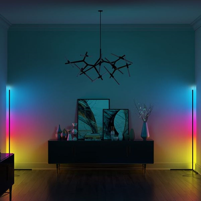 Dæmpbar LED hjørnelampe med levende RGB lys. Skaber unik atmosfære i dit hjem.