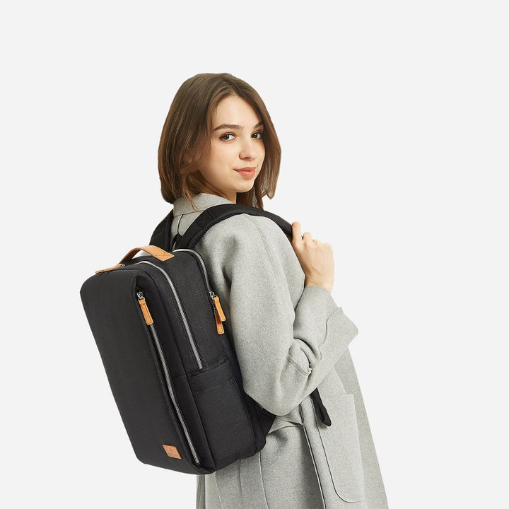 Funktionel unisex laptoprygsæk med vandafvisende stof, USB-opladning og flere organiseringsrum.