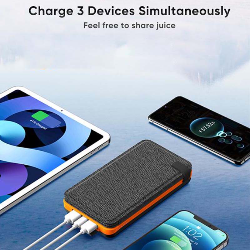 Solcelledrevet powerbank 25000mAh med fire solpaneler, LED'er, robust design til udendørs eventyr og hurtig opladning.
