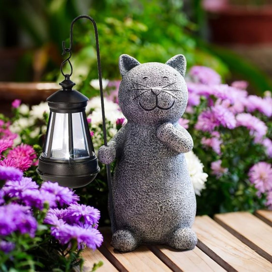 Solcelle lanterne MeowLight kattefigur til haven, giver hyggeligt udendørs lys.