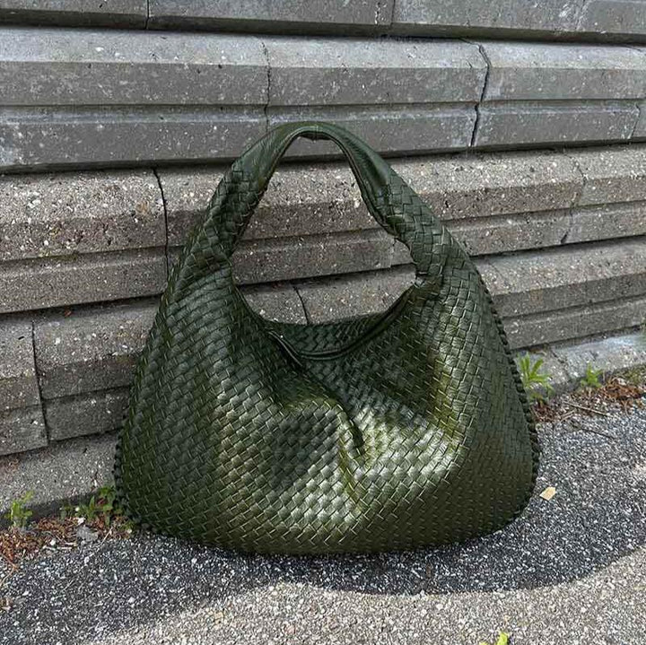 Lys beige ChicTote håndtaske. Modebevidst hverdagstaske med fokus på funktionalitet.