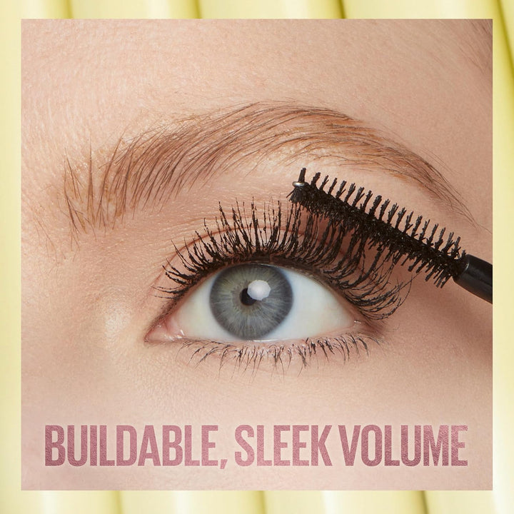 Dramatisk sort mascara, der skaber fyldige, lange vipper for et intenst øjenlook.