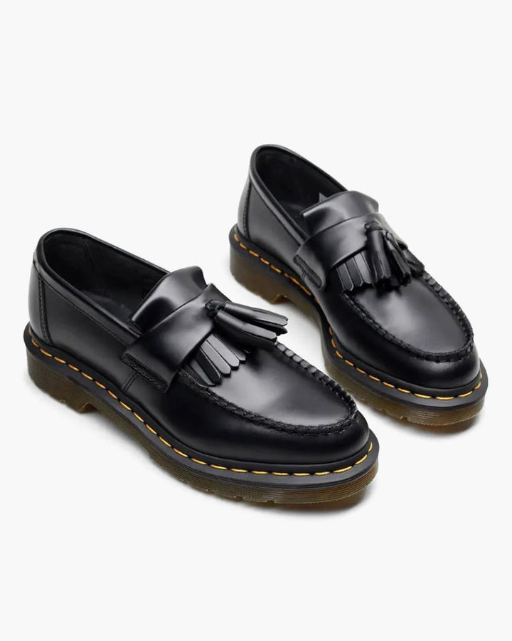 Stilfulde sorte chunky loafers til kvinder med komfortabel platformsål og frynser, ideelle til hverdagsbrug.